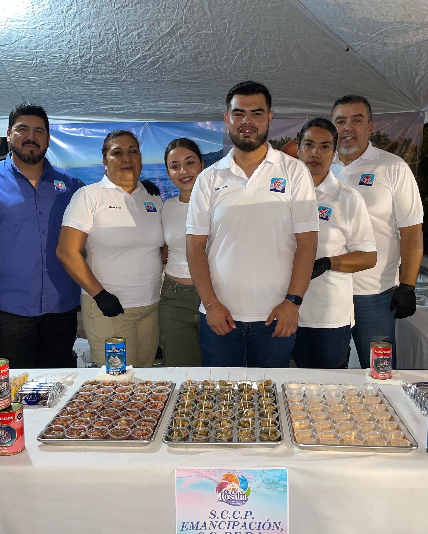 Grupo de organizadores y cocineros del Sashimi Fest